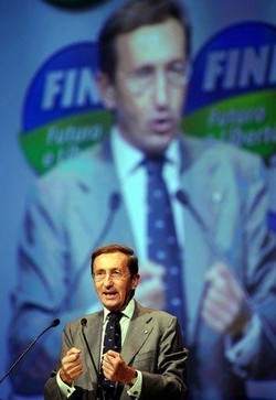 Fli/ Da oggi Convention a Milano, prima sfida è Terzo polo