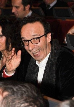 Sanremo/ Benigni arriva all’ultimo minuto, giovedì racconta Inno