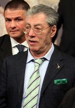 Federalismo/ Bossi:Un altro giro di mattoni,siamo quasi al tetto
