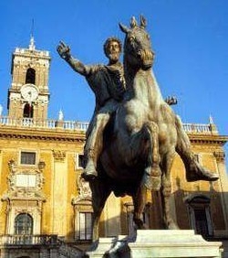 Violenza in caserma Roma, Campidoglio: sospeso vigile coinvolto