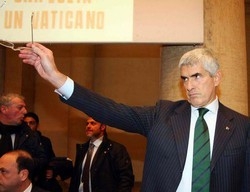 Giustizia/ Casini a Bersani: No Aventino, la partita va giocata