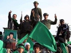 Libia/ Truppe Gheddafi avanzano,Croce rossa lascia Bengasi