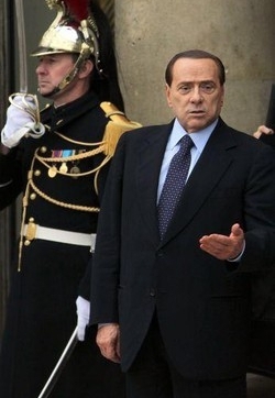 Libia/ Berlusconi: Bene comando Nato. Si lima risoluzione