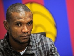 Calcio/ Barcellona: Abidal è a casa, fra un mese potrà lavorare