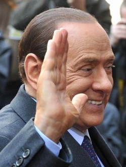 Redditi/Berlusconi ‘paperone’ Parlamento, Fini e Bossi più ricchi
