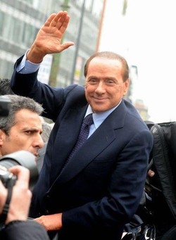 Berlusconi/ Bersani: Bene presenza ai processi, anche con claque