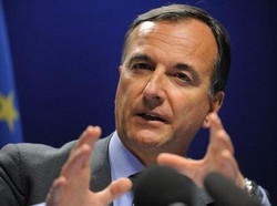 Libia/ Oggi la riunione di Londra, Frattini: Basta divisioni