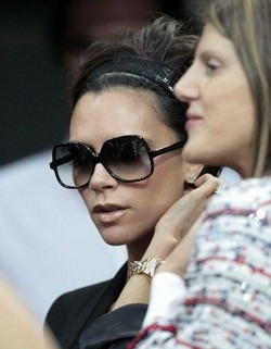 Gb/ Victoria Beckham vuole chiamare la sua bimba “Santa”