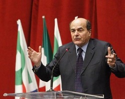 Governo/ Bersani: Berlusconi non molla, non è momento altri nomi