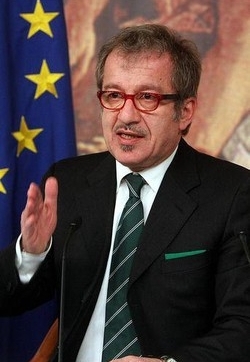 Immigrati/ Maroni: Per Ue emergenza è problema italiano