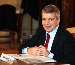 Governo/ Vendola: Non aspettiamo spallata, costruiamo alternativa
