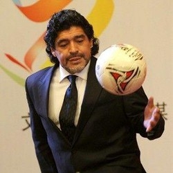 Calcio/ E’ ufficiale, Maradona allenerà l’Al Wasl