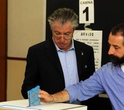 Milano/ Bossi chiuso in ufficio, “stupito” da risultato