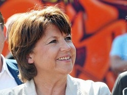 Francia/ Primarie socialiste, Aubry: assumerò mie responsabilità