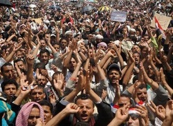 Nello Yemen esplosioni e scontri: oltre 50 morti, Saleh non cede