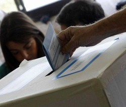 Elezioni/ I seggi dei ballottaggi riaprono alle 7