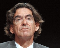 Francia/ Ex ministro accusato di pedofilia,aperta inchiesta