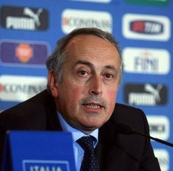Calcioscommesse/ Abete: Rafforzare sanzioni su mancate denunce