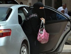 Arabia Saudita/ Arrestate altre sei donne al volante a Riad