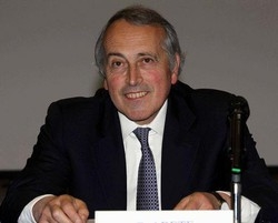Calcio/ Scudetto 2006, Abete: auspico ancora chiusura entro 30/6