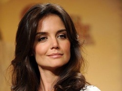 Gossip/ Katie Holmes sulle spiagge di Miami