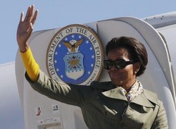 Botswana/ Michelle Obama beccata in un fast-food
