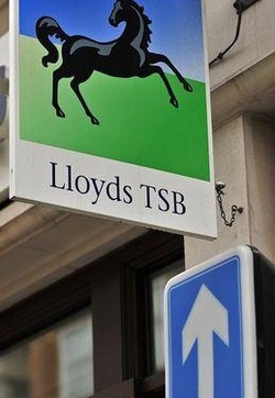 Lloyds Banking/ Annuncia 15mila esuberi