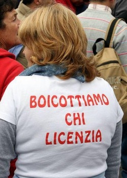 Crisi/ Fiom: Azienda licenzia solo donne, possono stare a casa