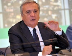 Manovra/ Sacconi: Sulle pensioni pronti a modifiche