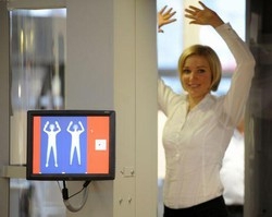 Ue/ Europarlamento approva scanner aeroporti, no a raggi x