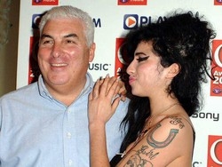 Amy Winehouse/ Rubati gli effetti personali dalla sua casa