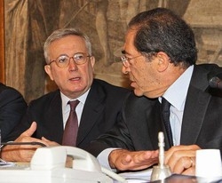 Crisi/Tremonti:Previsto anticipo federalismo,taglio regioni 1mld