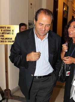 Referendum/ Di Pietro: Ora ai banchetti i big che hanno firmato