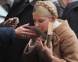 Ucraina/ Accusa chiede sette anni di carcere per Tymoshenko