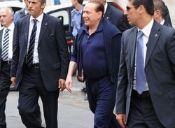 Berlusconi/ Nancy dell’Olio: Ci provò anche con me,ma siamo amici