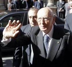 Crisi/ Napolitano lascia convegno, impegni legati a Consiglio Ue
