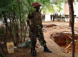 Somalia/ Attacco base Mogadiscio, americano uno dei due kamikaze