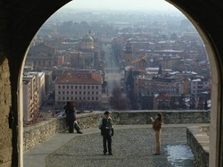 Fine settimana, tante iniziative: fra mostre, mercatini e musica