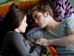 La vampira Kristen Stewart si trasforma in Biancaneve