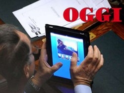 Deputato cerca escort con l’Ipad in Parlamento