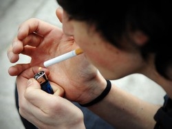 Il vizio del fumo? Di padre in figlio