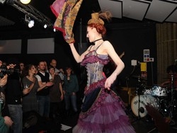 La “burlesque-mania” conquista anche Varese