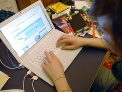 Prof e alunni amici su facebook E la&nbsp;lezione&nbsp;continua a&nbsp;casa