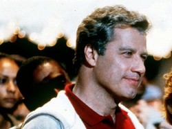 John Travolta &laquo;pizzicato&raquo; senza parrucchino alle Hawai
