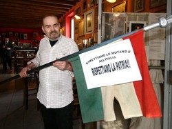 A Varese mutande tricolori per festeggiare l’Unit&agrave;