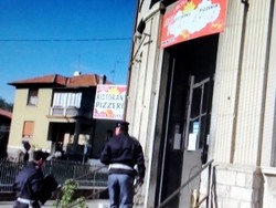 Aggredito a coltellate per una donna contesa