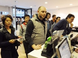 E’ arrivato l’iPad2 A Varese tutti in coda