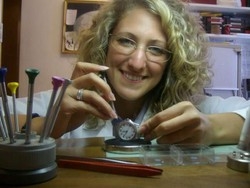 L'”orologiaia” &egrave; donna E da Varese va da Cartier