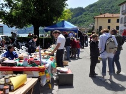 Gli italiani al risparmio nei mercatini rionali&nbsp;