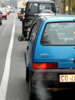 Auto meno grandi e pi&ugrave; lente Ue, 66% per sacrifici contro Co2